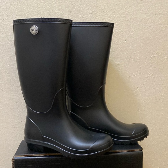 UGG Women's Shelby Matte Rain Boot - Picture 1 of 5